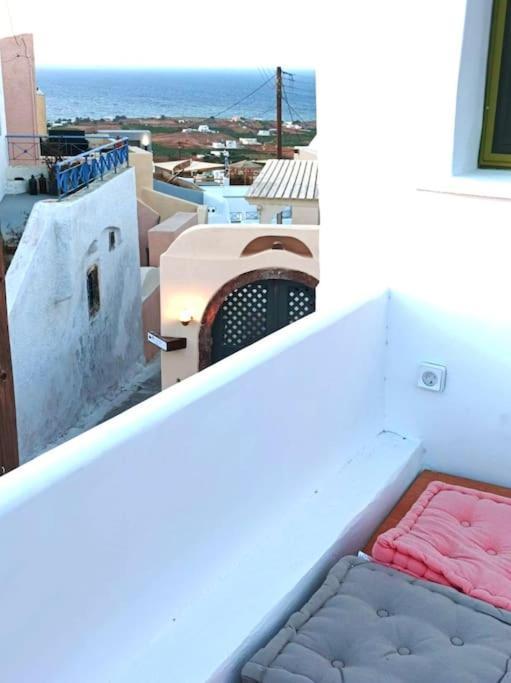 Finikas Cave House *