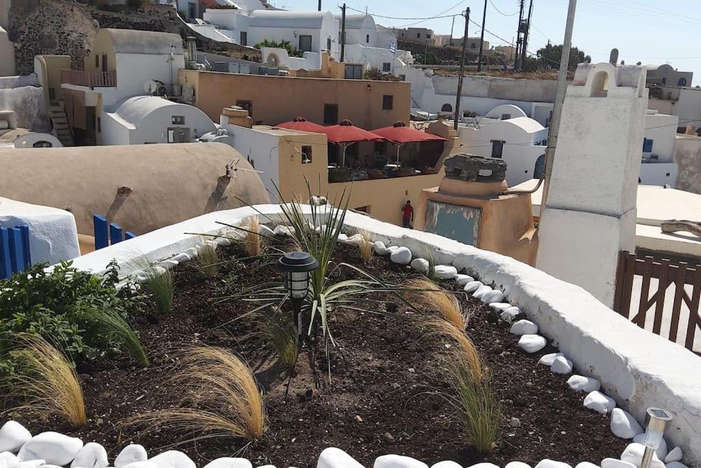 Finikas Cave House * Foinikia (Santorini)